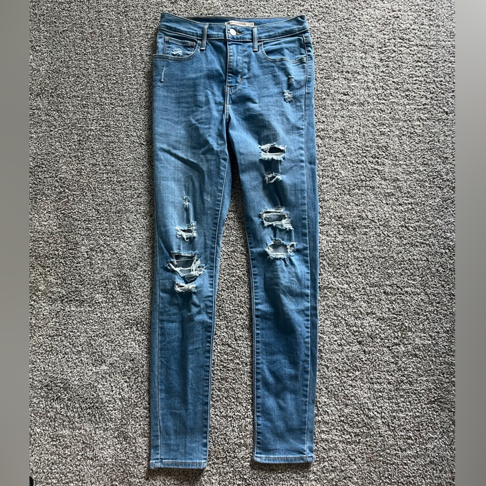 Levi Blue Ripped Jeans